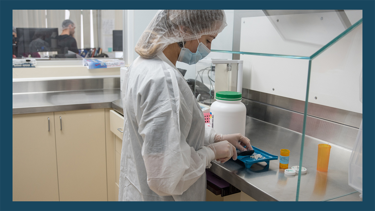 What Does a Compounding Pharmacist Do?
